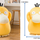Imagen para el artículo titulado Si no sabes en qué gastar tu dinero, Pokémon ha lanzado un peluche de Psyduck a tamaño real